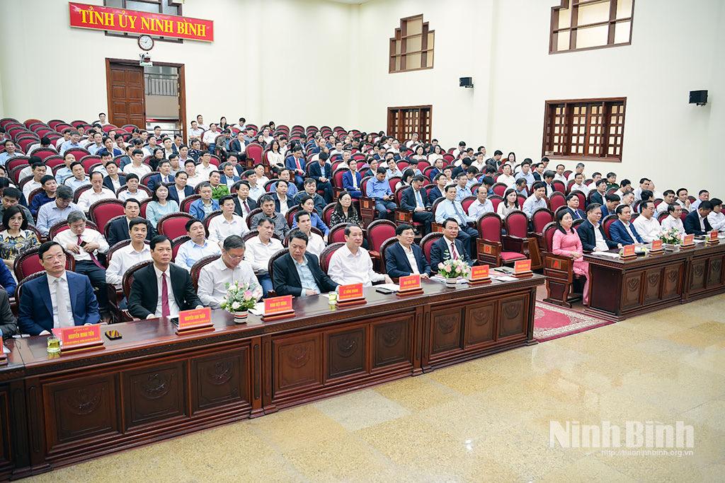 Các đại biểu dự hội nghị.