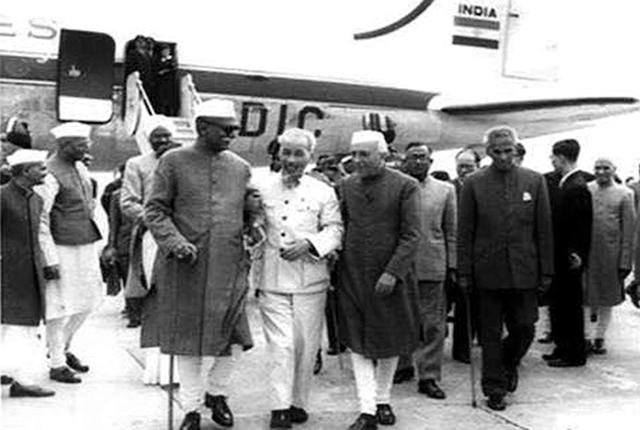 Truyện kể Bác Hồ: Những mẩu chuyện về tài ngoại giao của Bác Hồ