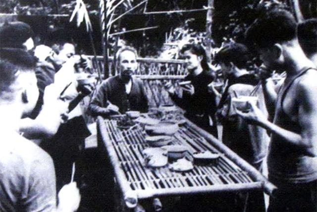 Truyện kể Bác Hồ: Bác có phải là vua đâu