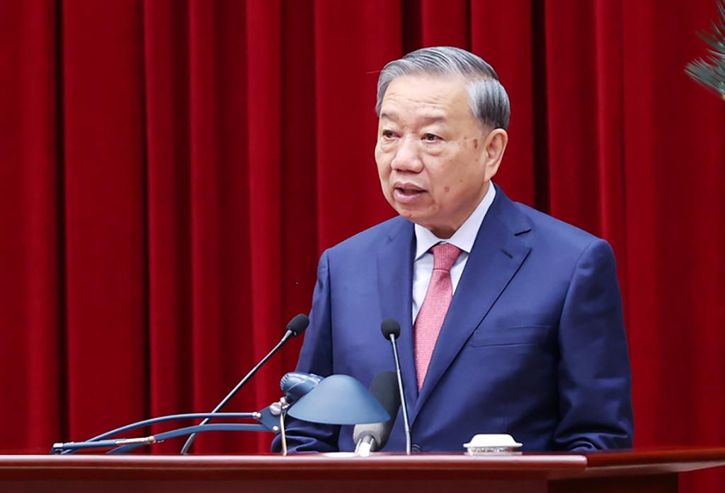 Tổng Bí thư Tô Lâm phát biểu khai mạc Hội nghị lần thứ 15 Khóa XIII. Ảnh VGP/Nhật Bắc