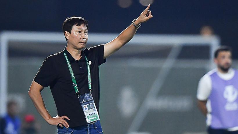 Huấn luyện viên Kim Sang Sik tại Vòng chung kết U23 châu Á 2026. (Ảnh: VFF)