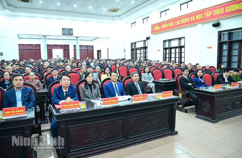 Các đại biểu dự hội nghị.