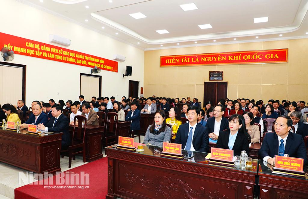 Quang cảnh hội nghị.