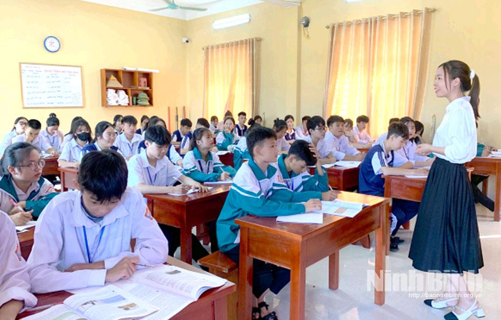 Trường THPT Lý Nhân Tông lồng ghép nội dung giáo dục giới tính cho học sinh trong một số môn học.