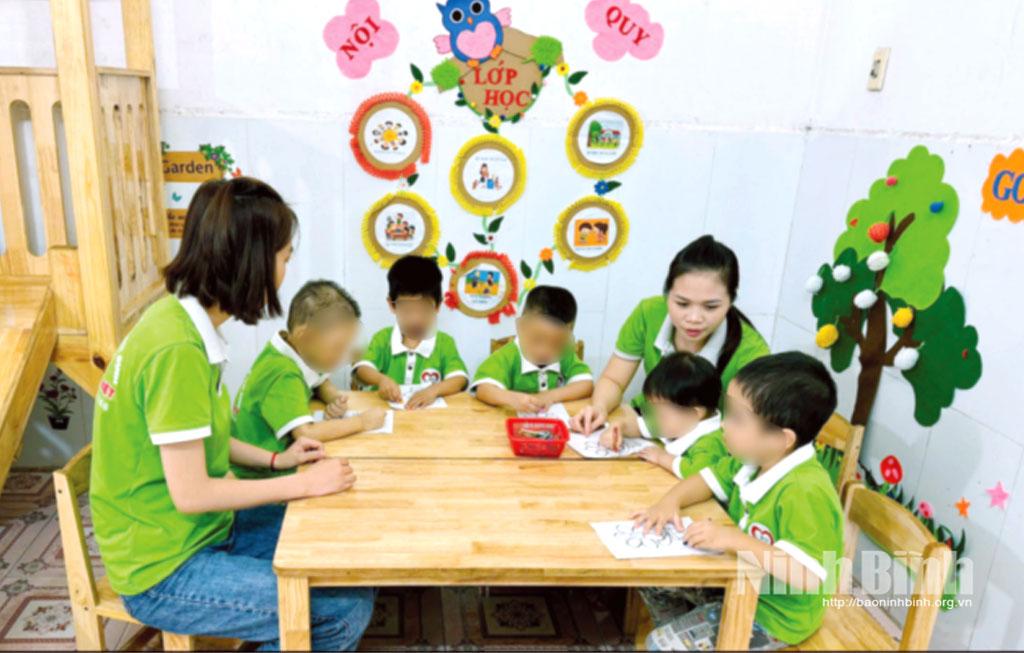 Một giờ học tại Khoa Giáo dục đặc biệt, Trung tâm Cứu trợ trẻ em tàn tật Nam Định.