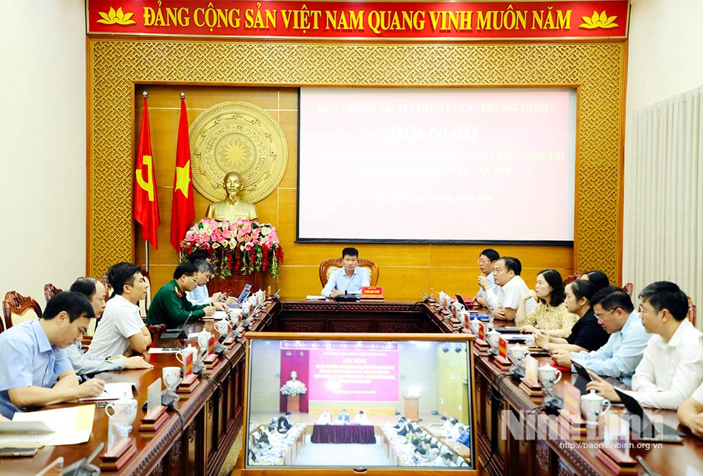 Quang cảnh hội nghị tại điểm cầu Tỉnh ủy Ninh Bình.