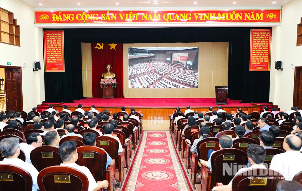 Quang cảnh hội nghị tại điểm cầu Tỉnh ủy Ninh Bình.