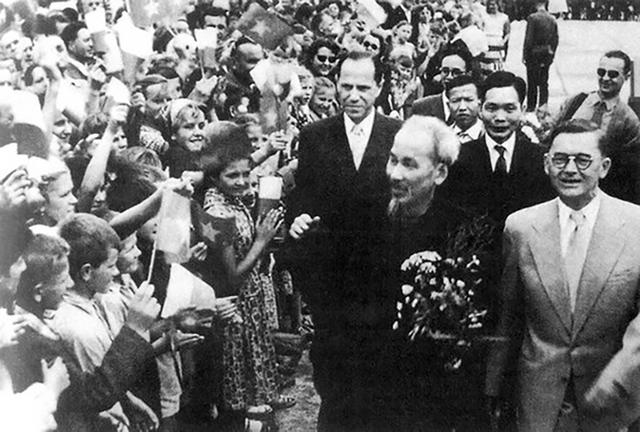 Truyện kể Bác Hồ: Những kỷ niệm ngoại giao sâu sắc với Bác Hồ
