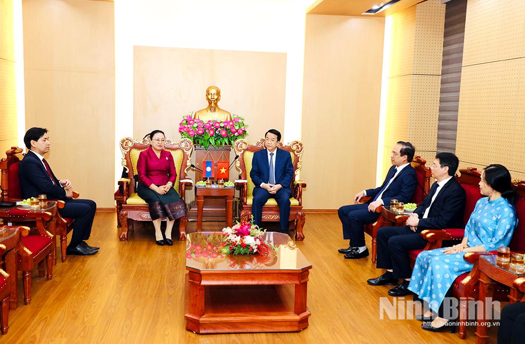 Quang cảnh buổi tiếp xã giao đồng chí Đại sứ đặc mệnh toàn quyền nước Cộng hòa Dân chủ Nhân dân Lào tại Việt Nam.