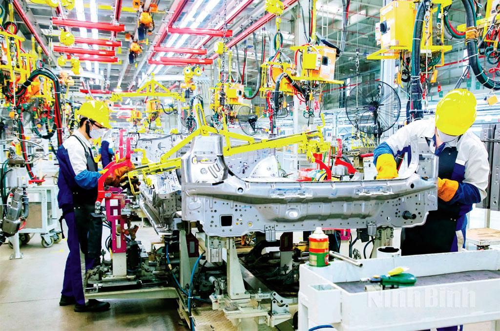Công ty cổ phần Sản xuất ô tô Hyundai Thành Công Việt Nam (Khu công nghiệp Gián Khẩu) là doanh nghiệp tiêu biểu thực hiện tốt công tác ATVSLĐ. Ảnh: Ngọc Linh