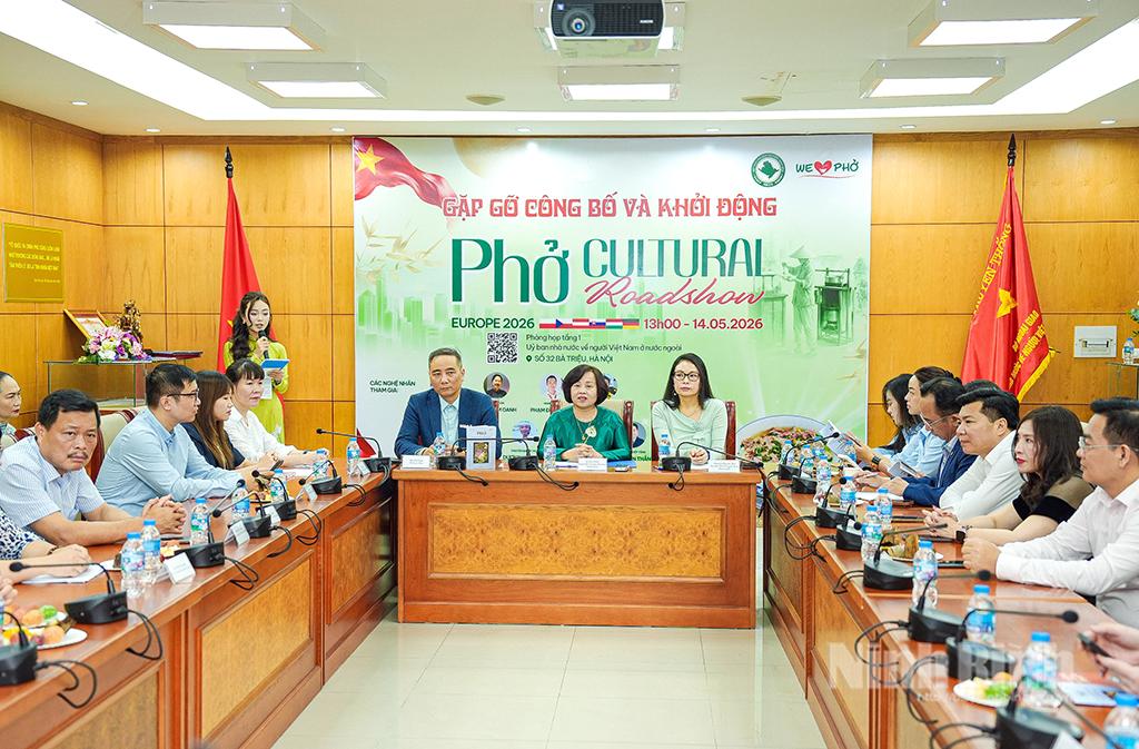 Các đại biểu dự chương trình.