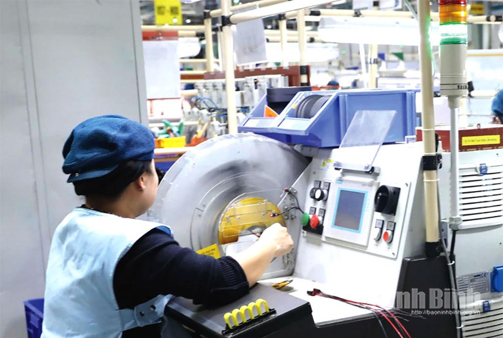 Dây chuyền sản xuất sản phẩm nhiệt cho ghế ngồi ô tô của Công ty TNHH Gentherm Việt Nam (KCN Đồng Văn II).