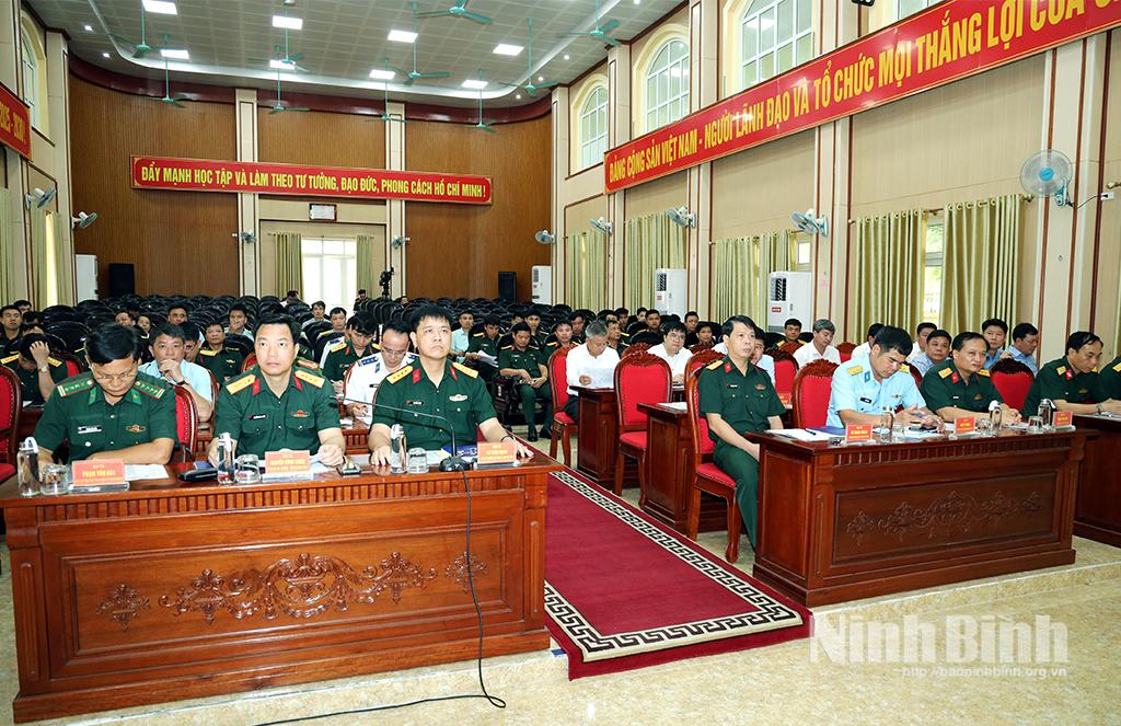 Các đại biểu dự hội nghị.