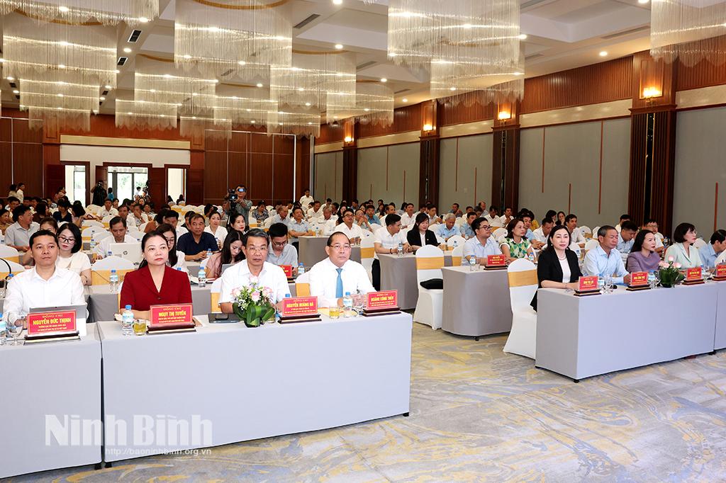 Các đại biểu dự hội nghị.