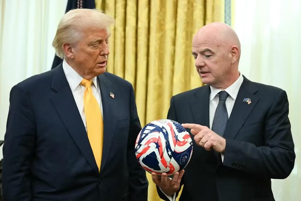 Tổng thống Mỹ Donald Trump và Chủ tịch FIFA Gianni Ifantino (Ảnh tư liệu: FIFA)