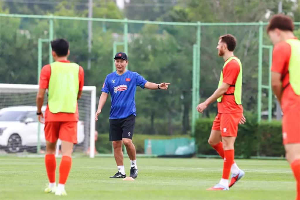 Đội tuyển Việt Nam trở lại sân tập tại Incheon, tiếp tục tập luyện chuẩn bị cho ASEAN Cup 2026. (Ảnh: VFF)