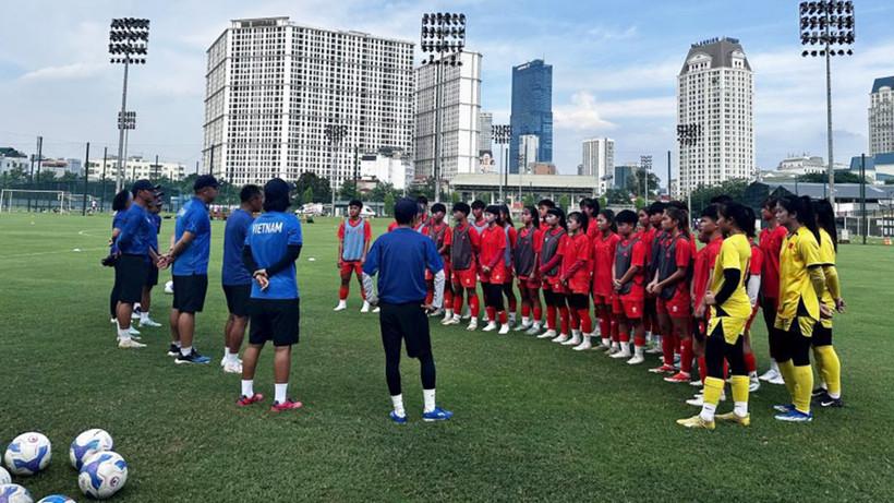 Các thành viên đội tuyển U17 nữ Việt Nam chuẩn bị có chuyến tập huấn chất lượng. (Ảnh: VFF)