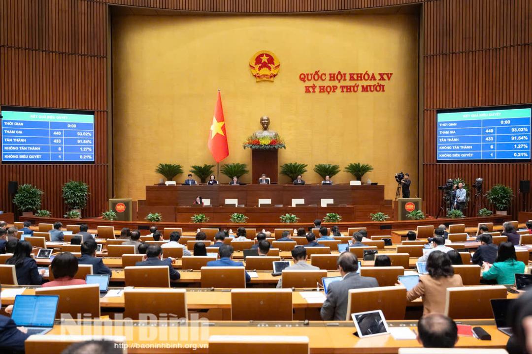 Quang cảnh phiên họp.