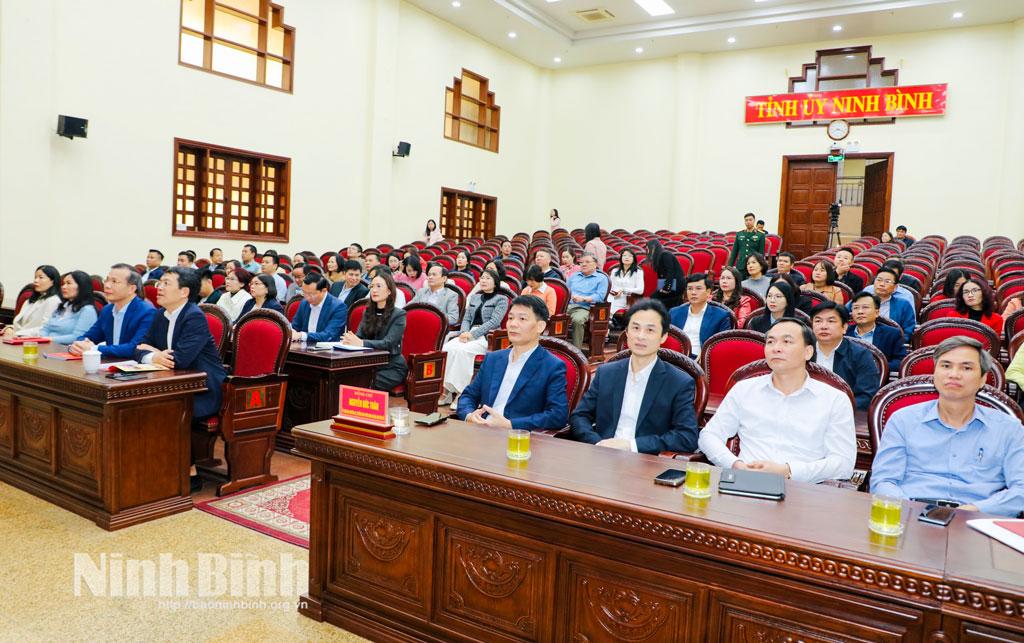 Các đại biểu dự hội nghị tại điểm cầu Tỉnh uỷ.