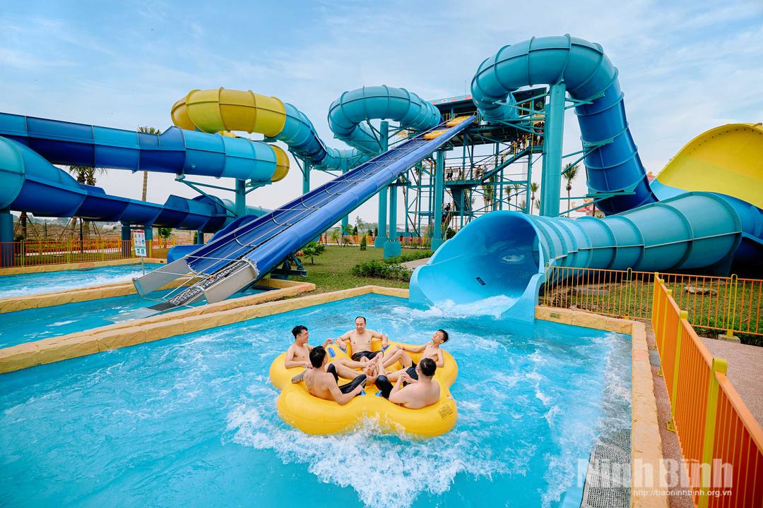 Công viên nước Sun World Hà Nam mở cửa trở lại từ ngày 12/4 với nhiều chương trình ưu đãi.