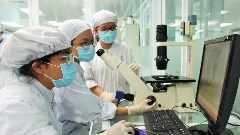 Hoạt động nghiên cứu khoa học tại Đại học Quốc gia Thành phố Hồ Chí Minh (Ảnh: CAO TÂN)