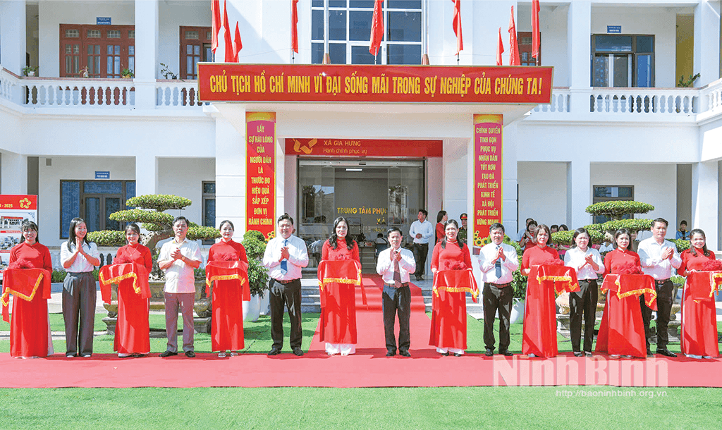 Xã Gia Hưng khánh thành công trình chào mừng Đại hội đại biểu Đảng bộ xã nhiệm kỳ 2025-2030.