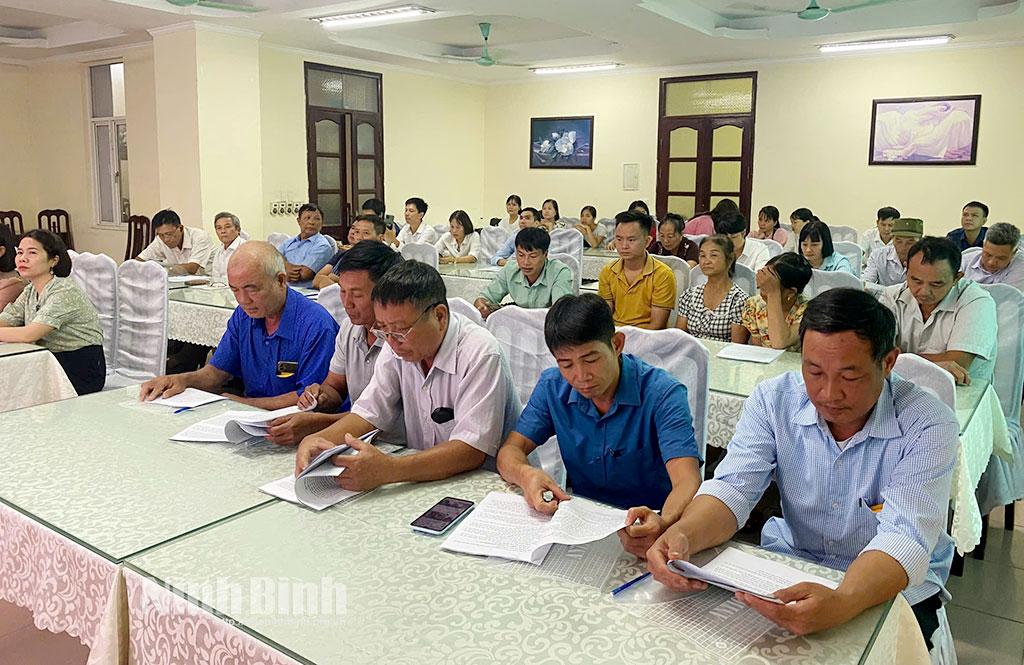 Các đại biểu dự hội nghị tập huấn sản xuất rau đạt tiêu chuẩn hữu cơ.