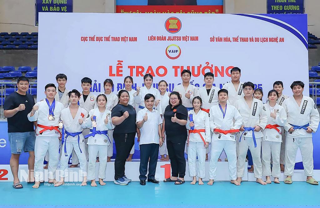 Đoàn Jujitsu Ninh Bình tham gia Giải Jujitsu Vô địch quốc gia 2025.