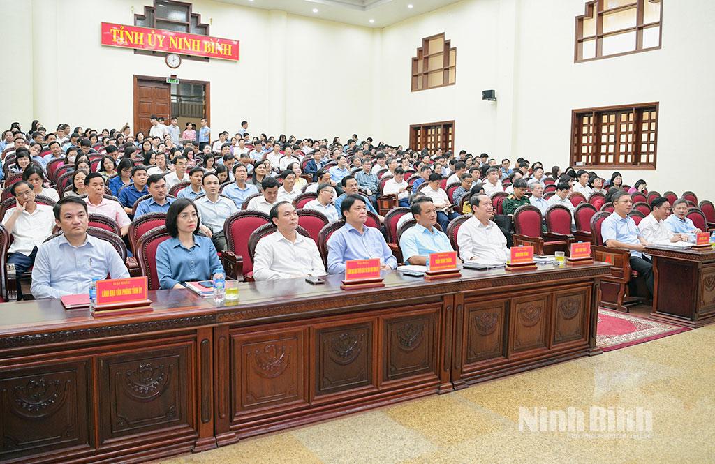 Các đại biểu dự hội nghị tại điểm cầu tỉnh Ninh Bình.