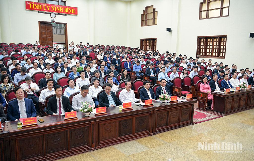 Các đại biểu dự hội nghị.