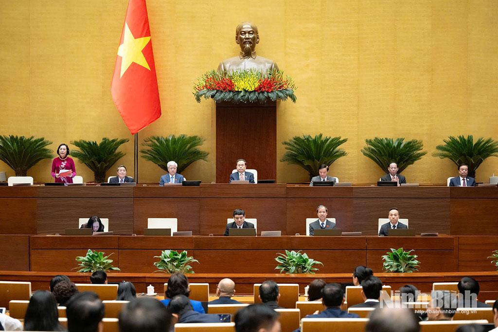 Quang cảnh phiên thảo luận tại Hội trường Diên Hồng sáng ngày 20/11.