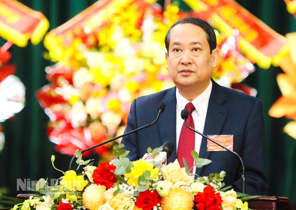 Đồng chí Mai Văn Tuất, Phó Bí thư Tỉnh ủy, Chủ tịch Ủy ban MTTQ Việt Nam tỉnh phát biểu khai mạc Đại hội.