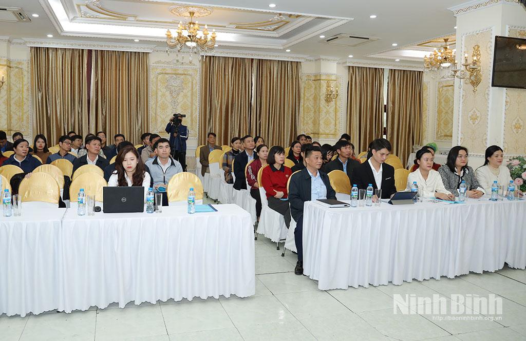 Các đại biểu dự hội nghị tập huấn.