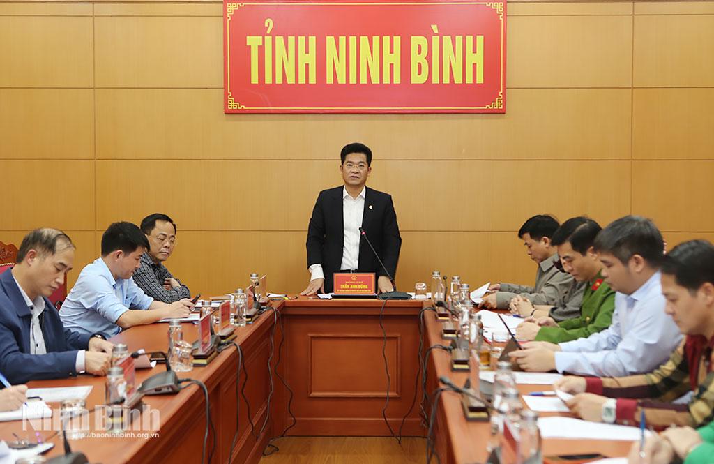 Đồng chí Trần Anh Dũng, Ủy viên Ban Thường vụ Tỉnh ủy, Phó Chủ tịch UBND tỉnh, Trưởng Ban Chỉ đạo (BCĐ) phòng, chống dịch bệnh động vật tỉnh chủ trì hội nghị.