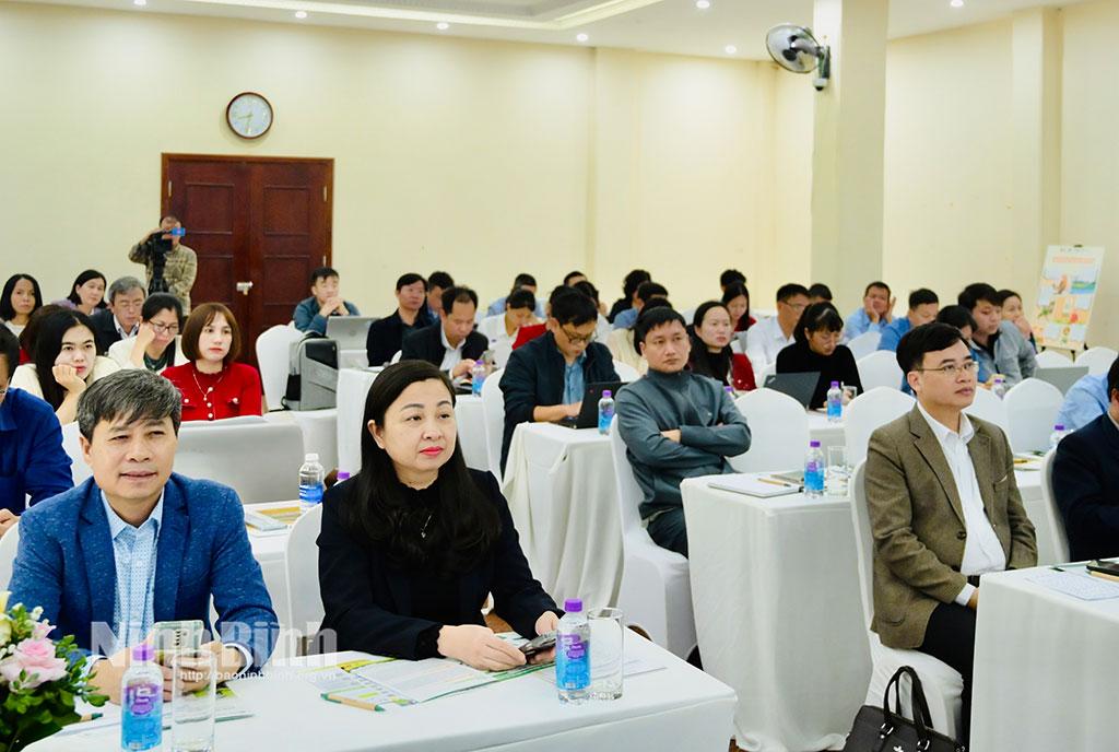 Các đại biểu dự hội nghị.