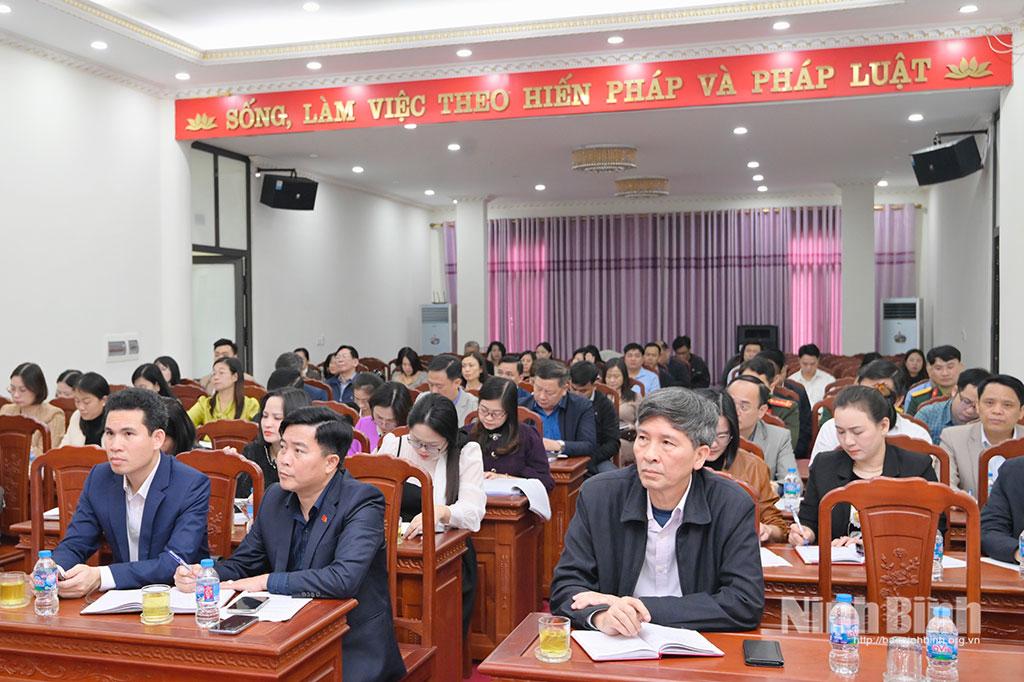 Các đại biểu tham dự hội nghị.