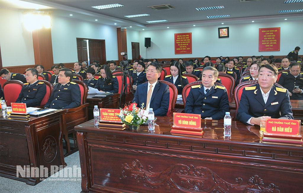 Các đại biểu dự hội nghị.