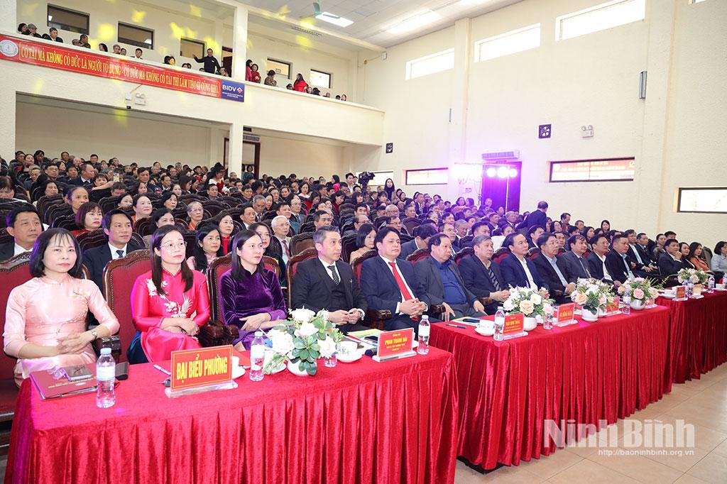 Các đại biểu dự hội nghị.