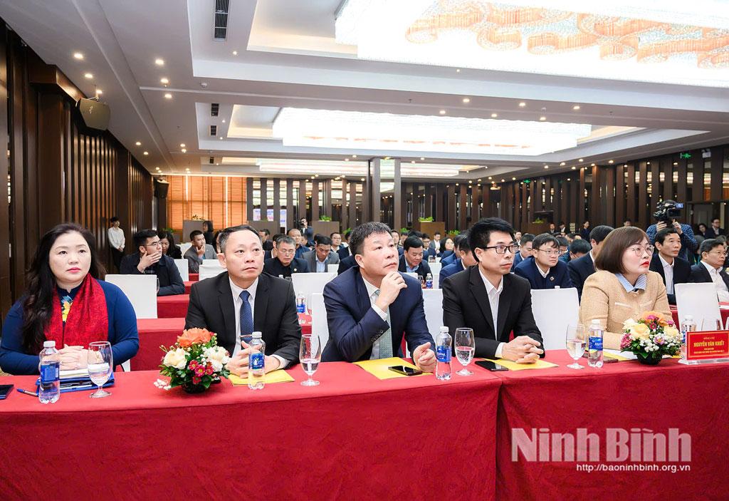 Các đại biểu dự hội nghị.