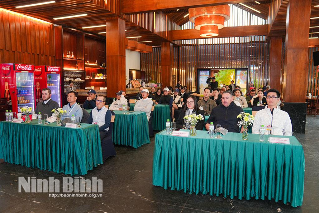 Các đại biểu dự tại buổi gặp mặt.