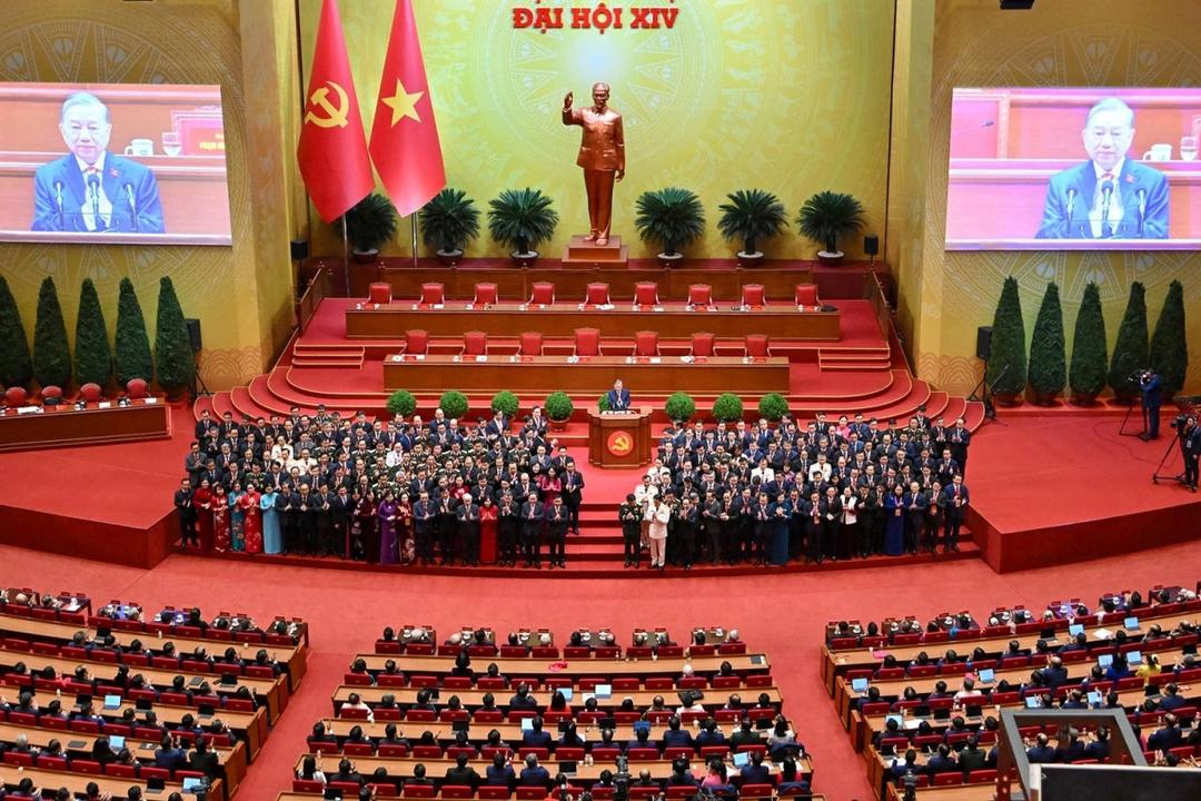 Ban Chấp hành Trung ương Đảng khóa XIV ra mắt Đại hội. (Ảnh: TTXVN)