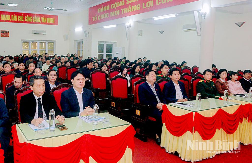 Các đại biểu dự hội nghị.