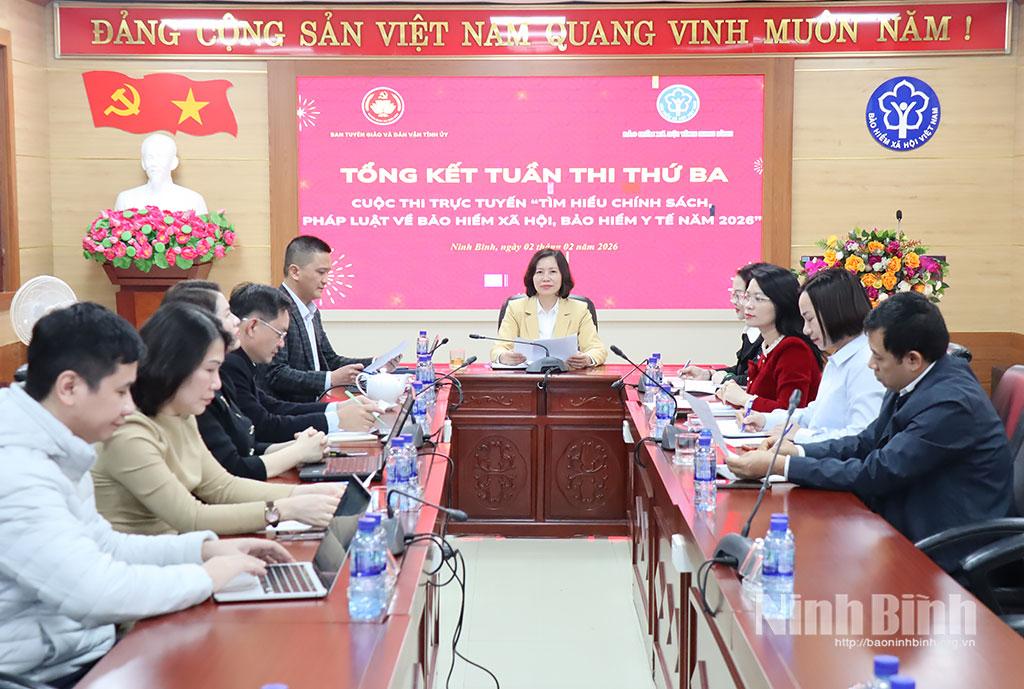 Ban Tổ chức cuộc thi trực tuyến “Tìm hiểu chính sách, pháp luật về bảo hiểm xã hội, bảo hiểm y tế năm 2026” họp tổng kết tuần thi thứ ba.