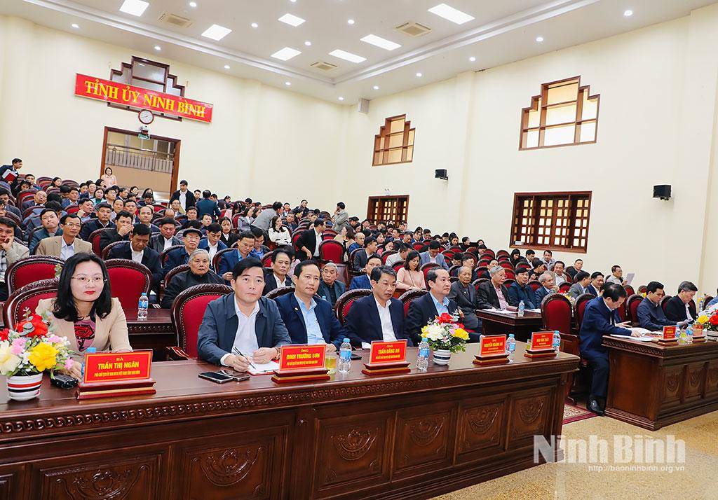 Các đại biểu dự hội nghị.