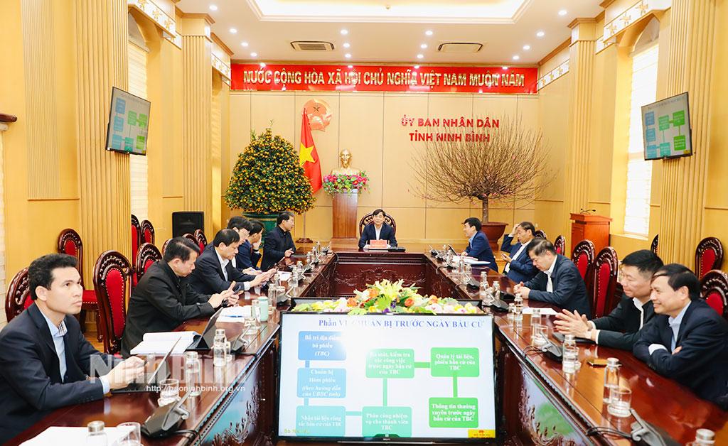 Các đại biểu dự hội nghị tại điểm cầu UBND tỉnh Ninh Bình.