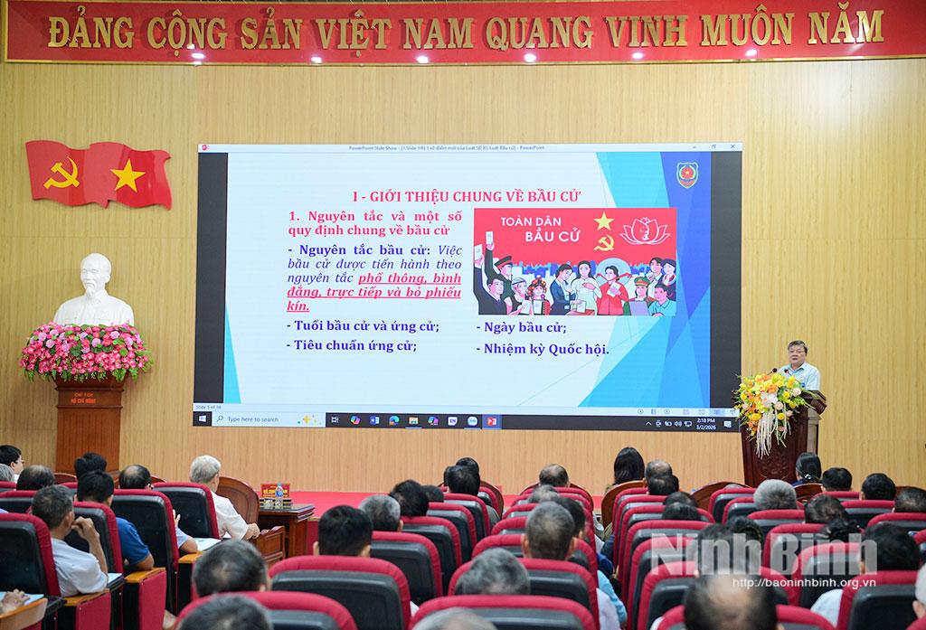 Quang cảnh hội nghị.