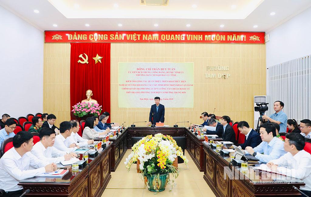 Quang cảnh buổi làm việc tại phường Tam Điệp và phường Trung Sơn.
