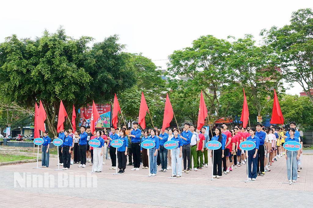 Quang cảnh lễ phát động Ngày chạy Olympic “Vì sức khỏe toàn dân” năm 2026 của xã Ý Yên