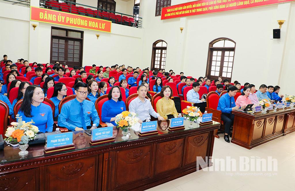 Các đại biểu dự diễn đàn.