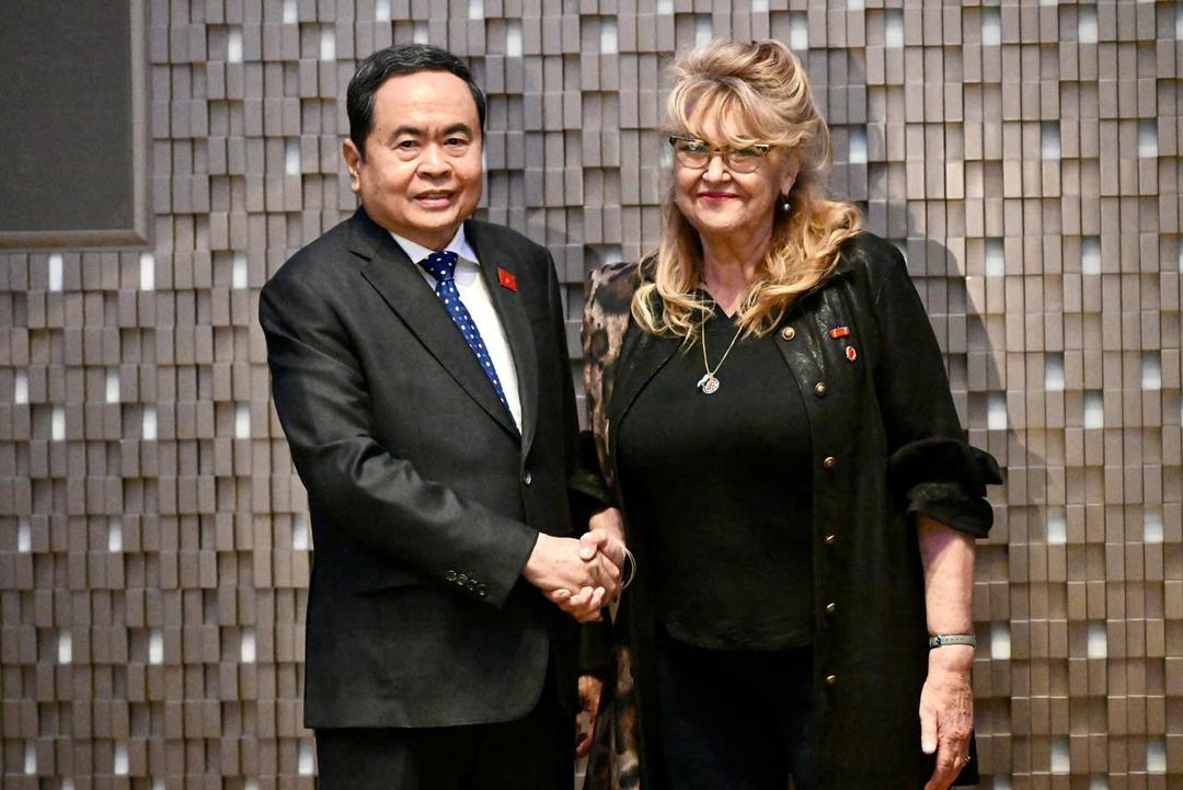 Chủ tịch Quốc hội Trần Thanh Mẫn gặp bà Sandra Scagliotti, Lãnh sự danh dự Việt Nam tại Torino. Ảnh: quochoi.vn